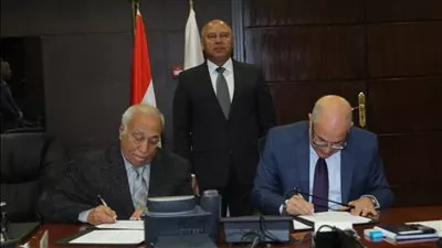 وزير النقل يشهد توقيع مذكرة تفاهم لإنشاء وإدارة وتشغيل المنطقة اللوجستية بالسلوم