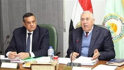 وزير الزراعة يوجه بتسهيل تخصيص أراضي مشروعات حياة كريمة بالمحافظات 
