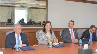 وزيرة التخطيط تلتقي ممثلي عدد من الجهات الاستثمارية بالكويت