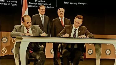 «البترول» توقع مذكرة تفاهم مع «شيفرون» الأمريكية بشأن إدارة انبعاثات الميثان 