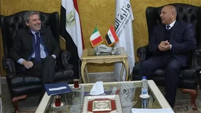 وزير النقل يبحث مع سفير إيطاليا مستجدات خط الـ«رورو» لنقل الحاصلات الزراعية
