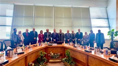 شعبة الاقتصاد الرقمي تبحث تعزيز التعاون مع هيئة تنمية صناعة تكنولوجيا المعلومات 