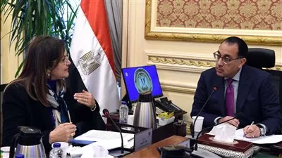 «مدبولي» يتابع مع وزيرة التخطيط نتائج الجولة الترويجية للاستثمار