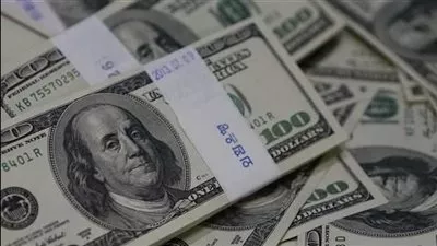 ارتفاع طفيف لسعر الدولار مقابل الجنيه المصري خلال تعاملات اليوم