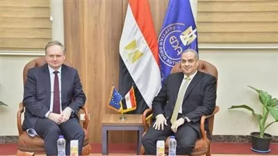 رئيس هيئة الدواء يبحث مع سفير الاتحاد الأوروبي بمصر آليات التعاون المشترك