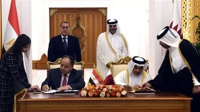 رئيسا وزراء مصر وقطر يشهدان توقيع اتفاقية لإزالة الازدواج في الضريبة على الدخل 
