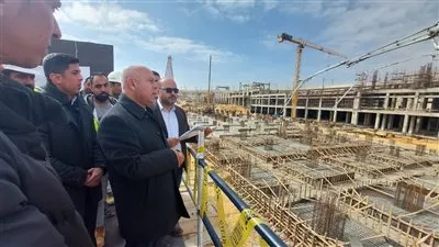 وزير النقل يتابع معدلات تنفيذ المرحلة الثالثة من مشروع القطار الكهربائي الخفيف