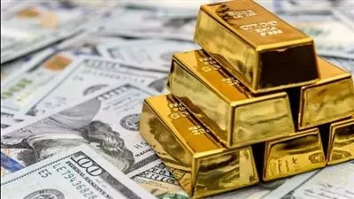 أسعار الذهب تواصل خسائرها مع ارتفاع الدولار
