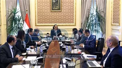 رئيس الوزراء يستعرض مشروعات تطوير شركات «القابضة للصناعات المعدنية»
