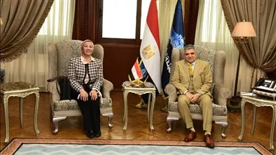 وزيرة البيئة تبحث مع رئيس هيئة قناة السويس سبل تعزيز الاقتصاد الأزرق