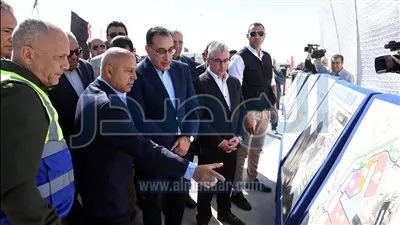 رئيس الوزراء يتفقد أعمال تنفيذ مشروع استكمال تطوير ميناء السخنة