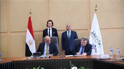 وزير النقل يشهد توقيع بروتوكول افتتاح برامج أكاديمية مصر للنقل السككي