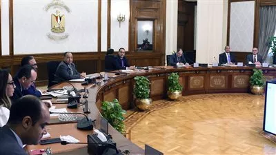 الحكومة تعلن الإفراج عن بضائع بقيمة 5.3 مليار دولار منذ بداية الشهر