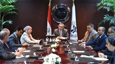 رئيس هيئة الاستثمار يبحث فرص التعاون مع شركة «Mytilineos» اليونانية 