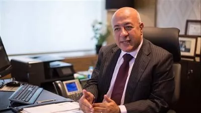 البنك الأهلي المصري ينفي إصدار شهادات ادخارية جديدة بفائدة 30%
