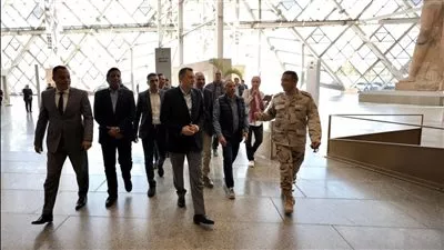وزير السياحة والآثار يتابع آخر مستجدات العمل بالمتحف المصري الكبير 