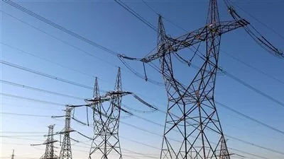 «الكهرباء» توقع عقد تدعيم الشبكة بأسيوط باستثمارات 823 مليون جنيه 