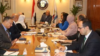 وزير قطاع الأعمال يوجه بتطبيق قواعد اقتصاديات التشغيل لخفض النفقات وزيادة الأرباح
