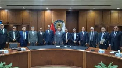 «الملا» يتابع إجراءات وخطط رفع الكفاءة التشغيلية لشركات الإنتاج البترولي