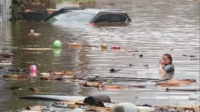 غرق 916 أسرة و225 منزلًا بسبب الفيضانات فى أوكرانيا