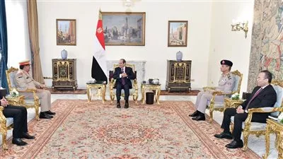 السيسي يؤكد دعم مصر الكامل للتوصل إلى حل سياسي للأزمة اليمنية