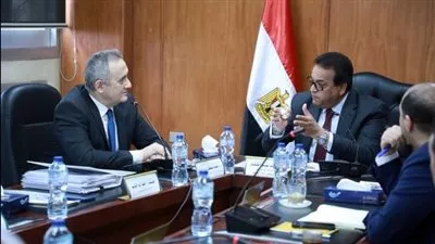 وزير الصحة يبحث إنشاء مدينة طبية شاملة تابعة لهيئة المعاهد التعليمية