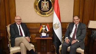 وزير التجارة: نسعى لجذب المزيد من الاستثمارات الألمانية بمجال صناعة السيارات