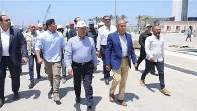 وزير النقل يتفقد التجهيزات النهائية لمحطة تحيا مصر متعددة الأغراض 