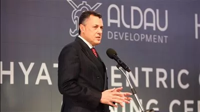 وزير السياحة يشهد توقيع عقد تشغيل أول منشأة فندقية للفنون في مصر