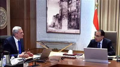 «مدبولى» يوجه بسرعة خروج شحنات الأدوية والمستلزمات الطبية من الموانئ