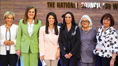 «المشاط» تُشارك في احتفالية إطلاق النسخة العربية من كتاب «بنات النيل» 