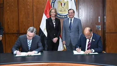 توقيع اتفاقية مشروع لإنتاج الميثانول الأخضر بميناء دمياط باستثمارات 450 مليون دولار