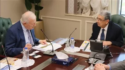 وزير الكهرباء يبحث تعزيز استثمارات «جون دى نول» البلجيكية في مصر 