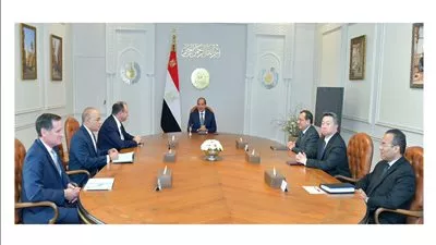 السيسي يتابع الأنشطة الحالية والمستقبلية لشركة أباتشي الأمريكية في مصر