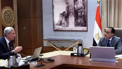 مدبولى يطمئن على توافر الأرصدة الكافية من الأدوية والمستلزمات الطبية