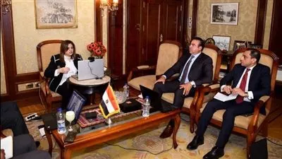 وزيرة الهجرة تعقد اجتماعًا مع أعضاء المجلس التأسيسي لشركة «المصريين بالخارج للاستثمار»