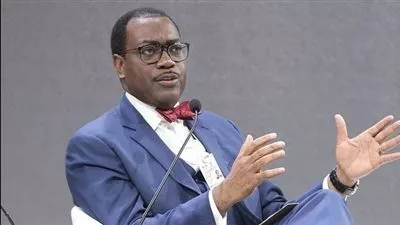 رئيس مجموعة البنك الإفريقي للتنمية يشيد بقرارات السيسي في مجال الطاقة المتجددة