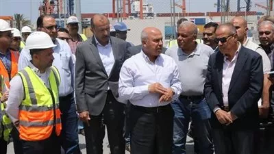 وزير النقل يتابع تجهيزات افتتاح محطة «تحيا مصر» متعددة الأغراض بميناء الإسكندرية