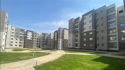 وزير الإسكان يوجه بالإسراع في تنفيذ مشروع سكن بديل العشوائيات بالعبور الجديدة