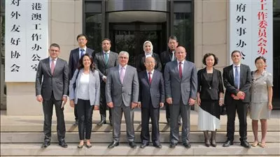 رئيس اقتصادية قناة السويس يعرض القطاعات الصناعية المستهدفة على شركات مدينة تيانيجين