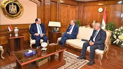 وزير الصناعة يبحث الخطط التوسعية لشركتين سعوديتين بالسوق المصري 