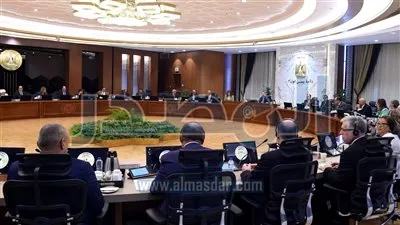 رئيس الوزراء يترأس اجتماع المجلس الأعلى لصناعة السيارات 