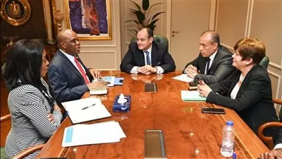 وزير الصناعة يبحث مع وفد أفريكسيم بنك ترتيبات استضافة معرض التجارة البينية