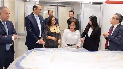 رئيس البنك المصري لتنمية الصادرات يزور مستشفى أهل مصر لعلاج الحروق