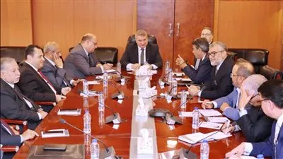 رئيس هيئة التنمية الصناعية يبحث تحديات قطاع مواد البناء و سبل تطويره 