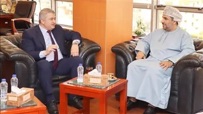 رئيس هيئة التنمية الصناعية يبحث التعاون مع وزارة الصناعة بسلطنة عمان 