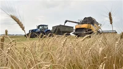 أوكرانيا تبدأ موسم حصاد الحبوب لعام 2023