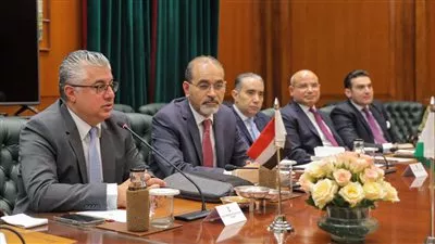 رئيس اقتصادية قناة السويس يعقد اجتماعات مكثفة مع الشركات الهندية لبحث التعاون المشترك 