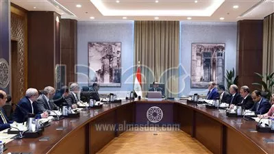رئيس الوزراء يستعرض مقترحات تطوير المنطقة المحيطة بمحطة سكك حديد مصر بـ«رمسيس»