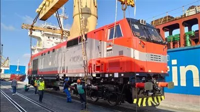 النقل: وصول دفعة جديدة من الجرارات الأمريكية الجديدة إلى ميناء الإسكندرية  